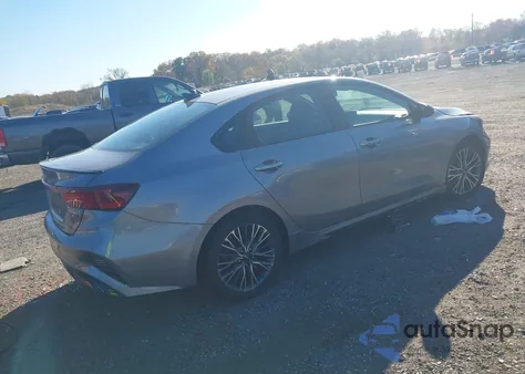 2024 Kia Forte Gt-Line z USA, uszkodzony, nr VIN 3KPF54AD4RE780951